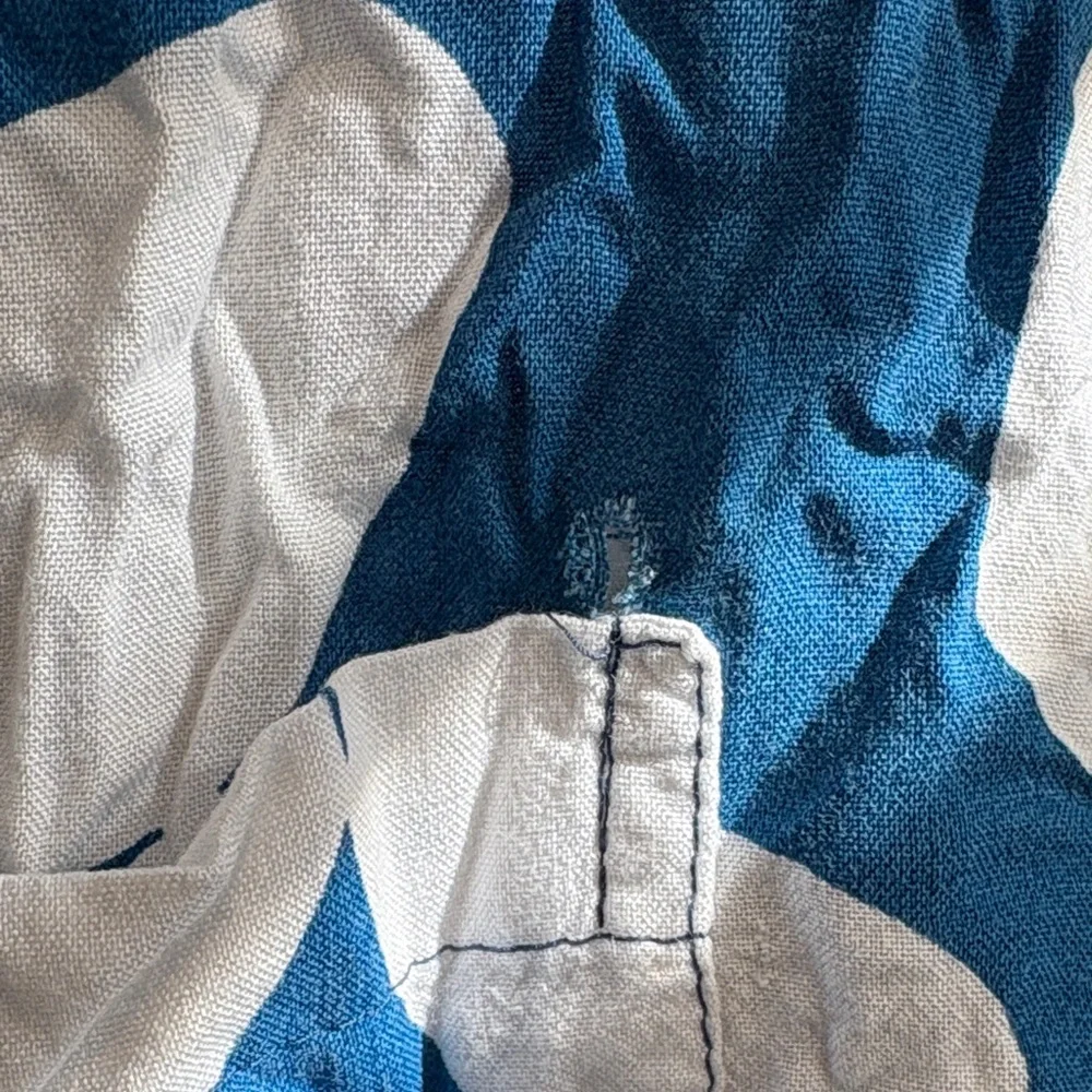 Sovereign Code Blue and White Floral Button Down Shirt - Picture 2 of 3